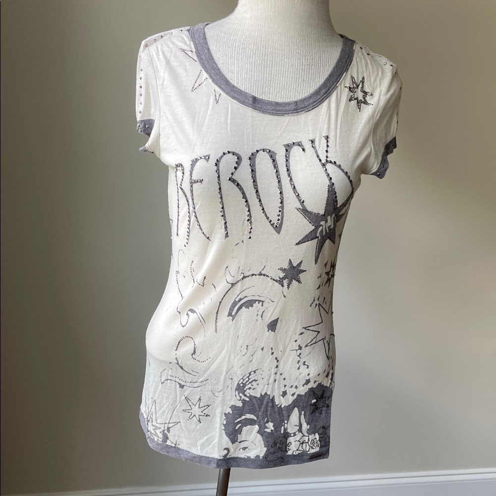 Stylish Women's White and Gray Graphic Tee
